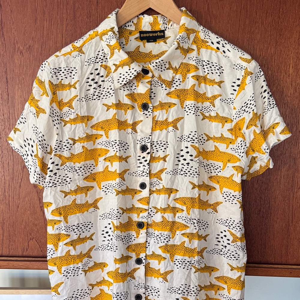 Nooworks Hard to Find Joyce Button Down Shirt - Yellow Sharks on White. Sz XL - Picture 3 of 9